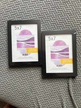 Green Tree Gallery Black 5x7 Picture Frame Set of 2